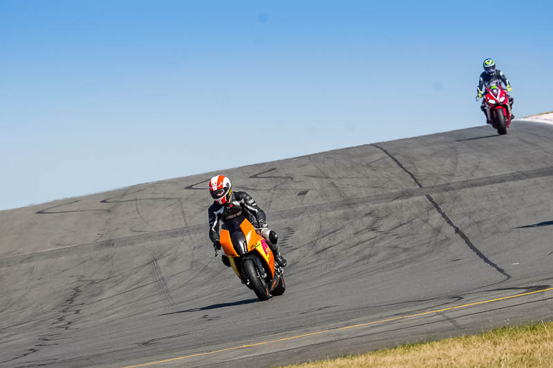 donington no limits trackday;donington park photographs;donington trackday photographs;no limits trackdays;peter wileman photography;trackday digital images;trackday photos